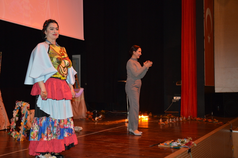 Küçük Gözyaşı Güvercini Frida Kahlo  Afyon’da Seyirciyle Buluştu