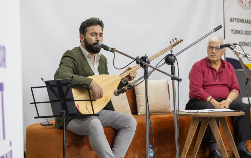 “Ustalarla Türküler” Sefa Karataş