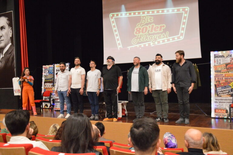 Müfit Can Saçıntı “Bir 80’ler Hikayesi” ile Afyon’da Sahne Aldı