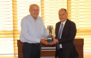 Afyon Eğitim Vakfı Yönetim Kurulu  yönetim kurulu ile ilk toplantısını gerçekleştirdi.