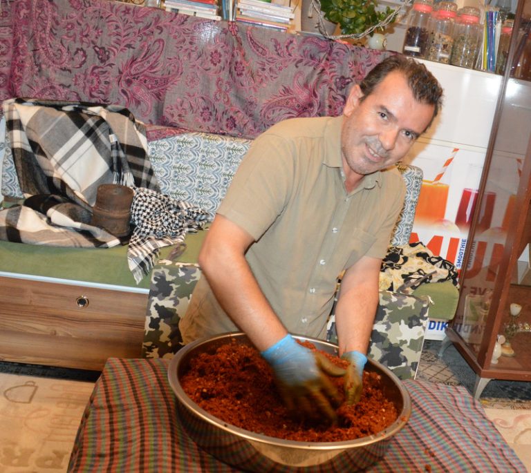 Cafelife’ta Urfa Usulü Yumurtalı Çiğ Köfte Gecesi yapıldı.