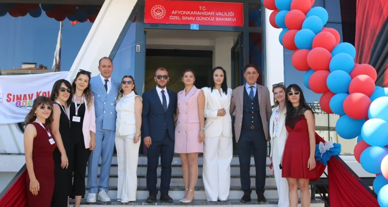 AFYONKARAHİSAR’DA İLK KURUMSAL GÜNDÜZ BAKIMEVİ AÇILDI