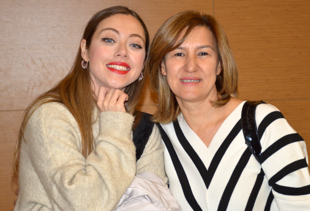 Ünlü oyuncu Gözde Kaya ile tiyatro sohbeti