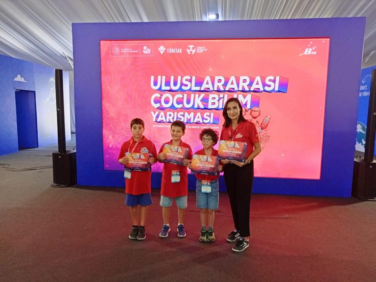 Afyon’un Minik Dahilerinden Büyük Başarı Teknofest’te Toplumsal Fayda Ödülü!