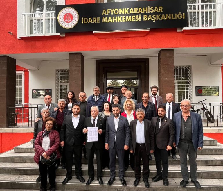 Hasan Karadeniz, CHP İl Başkanlığı Mazbatasını Aldı
