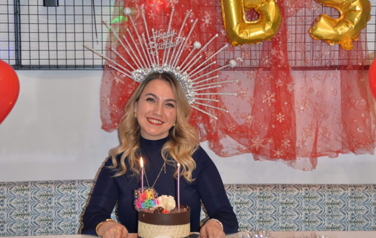 Dr. Büşra Seçen Doğum Gününü Cafelife’ta Kutladı